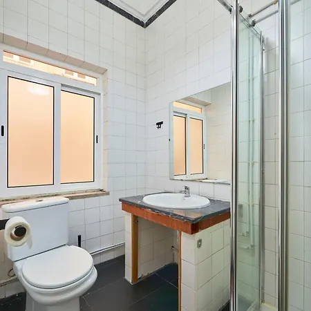 Homestay Spacious With Balcony In A Coliving In Alameda Lisbon