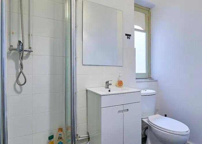 Homestay Spacious With Balcony In A Coliving In Alameda Lisbon