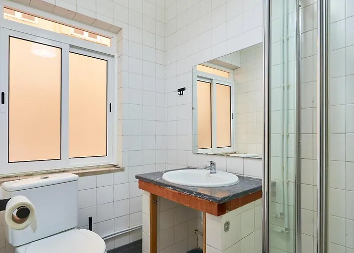 Homestay Spacious With Balcony In A Coliving In Alameda Lisbon