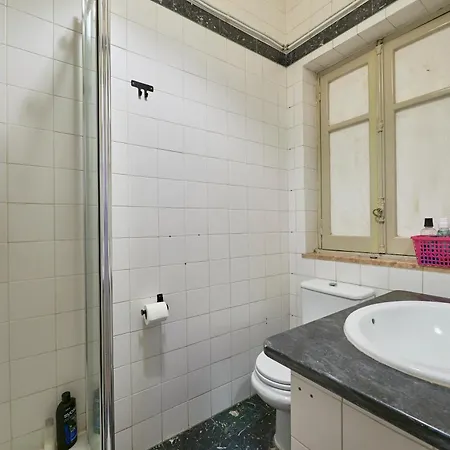 Spacious With Balcony In A Coliving In Alameda Apartamento