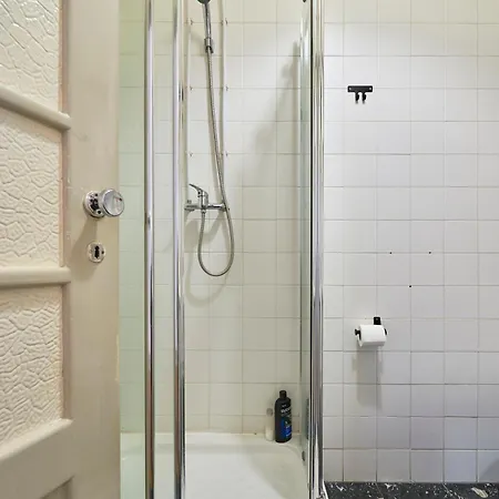Spacious With Balcony In A Coliving In Alameda * Lisboa