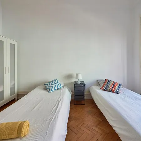 Spacious With Balcony In A Coliving In Alameda Lisboa