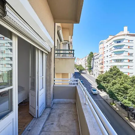 Spacious With Balcony In A Coliving In Alameda *