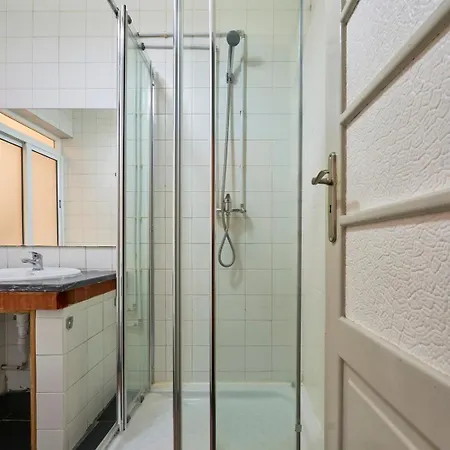 Spacious With Balcony In A Coliving In Alameda Lisbon