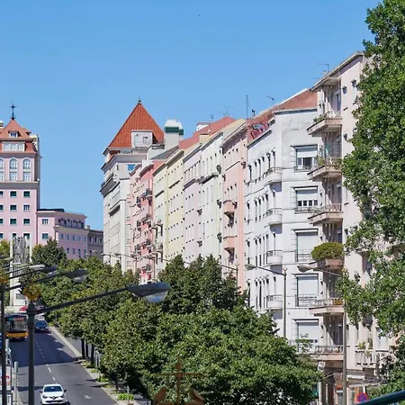 Apartment Spacious With Balcony In A Coliving In Alameda Lisbon