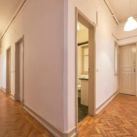 Spacious With Balcony In A Coliving In Alameda Apartment *