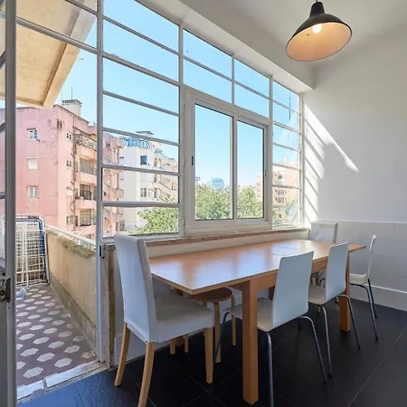 Spacious With Balcony In A Coliving In Alameda * Lisboa