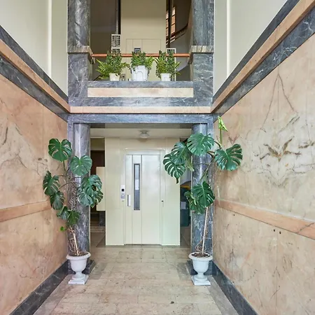 Apartment Spacious With Balcony In A Coliving In Alameda Lisbon
