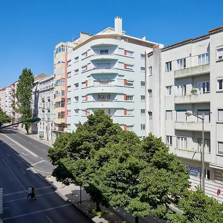 Apartment Spacious With Balcony In A Coliving In Alameda Lisbon