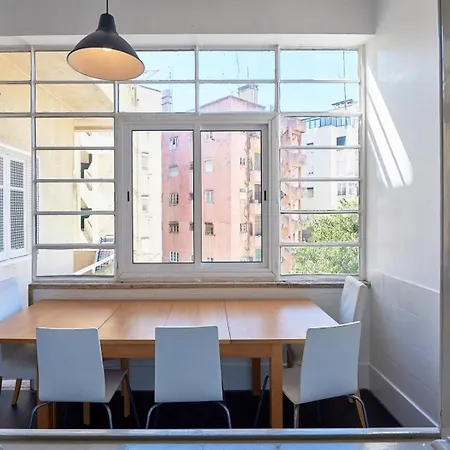 Spacious With Balcony In A Coliving In Alameda Apartment *
