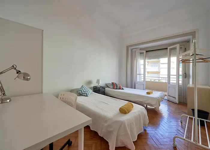 Spacious With Balcony In A Coliving In Alameda *
