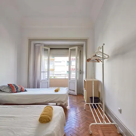 Spacious With Balcony In A Coliving In Alameda * Lisboa