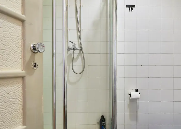 Spacious With Balcony In A Coliving In Alameda * Lisboa