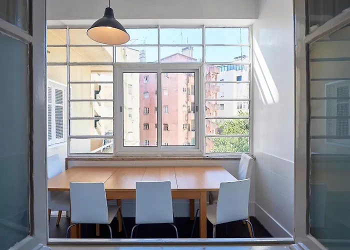 Spacious With Balcony In A Coliving In Alameda Séjour chez l'habitant