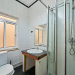 Spacious With Balcony In A Coliving In Alameda בית אירוח ליסבון