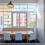 Spacious With Balcony In A Coliving In Alameda בית אירוח
